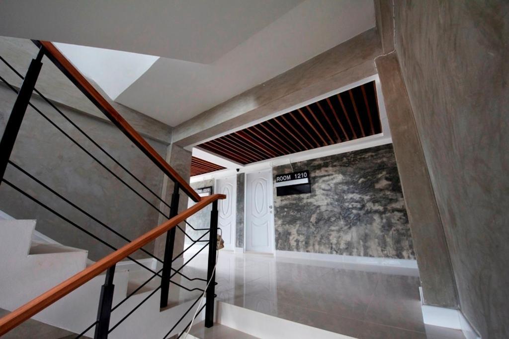 Sukontha Mansion Hotel Накхон Патом Екстериор снимка