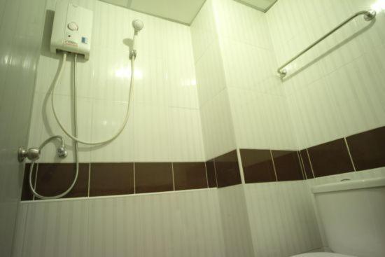 Sukontha Mansion Hotel Накхон Патом Екстериор снимка